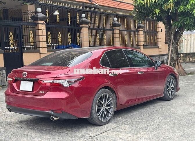 Toyota Camry 2.5Q Đỏ