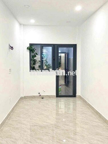 CHO THUÊ NHÀ MT NGUYỄN THỊ THẬP TRỆT 2 LẦU 4PN 40 TRIỆU