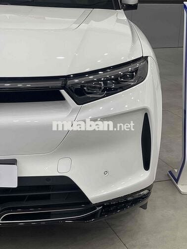 VinFast VF9 2025 Eco