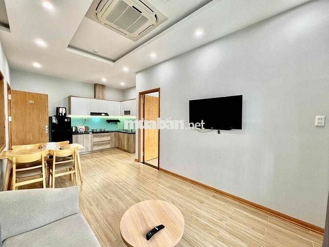 Cho thuê căn hộ 1 phòng ngủ ngay cầu Rồng- Gần biển