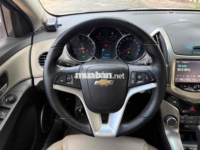 Chevrolet Cruze 2016 LTZ 1.8 AT - 93000 km