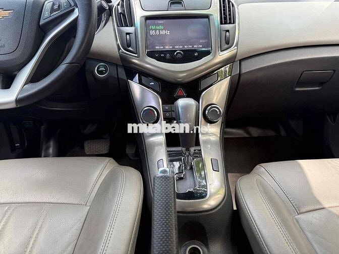 Chevrolet Cruze 2016 LTZ 1.8 AT - 93000 km