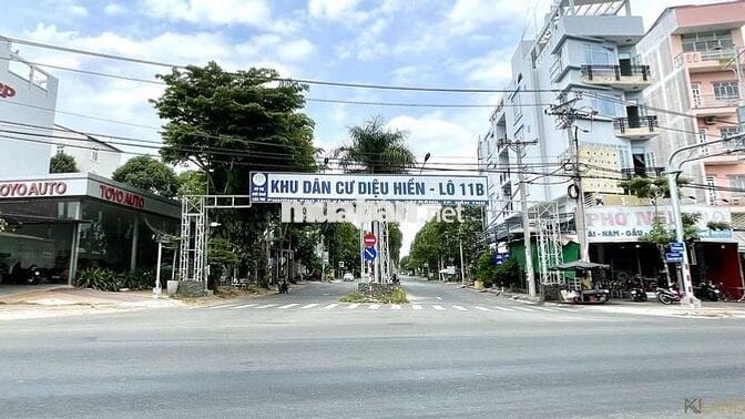 Nền góc kdc diệu hiền với chiều ngang trên 10 mét