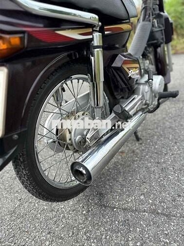 Honda Super Dream màu Nâu