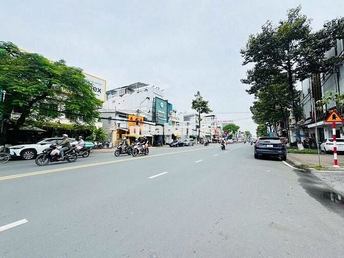 Cho thuê nhà mặt tiền đường trần hưng đạo