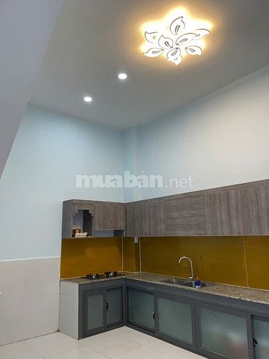 Cần bán nhà sổ hồng riêng ngang 6 dài 12.5, phường BHH B Bình Tân