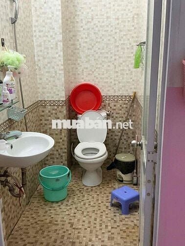 Phòng trọ giá rẻ thoáng mát mặt tiền