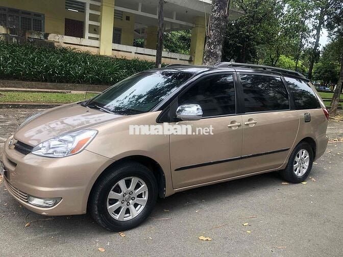 Toyota Sienna Vàng cát 7 chỗ