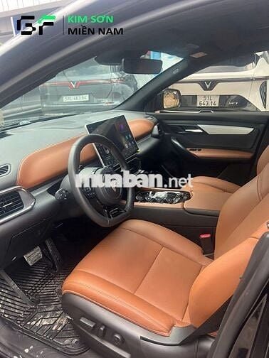 VinFast VF8 Plus 2023 Đen 36.000 km