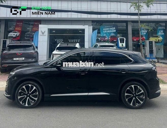 VinFast VF8 Plus 2023 Đen 36.000 km