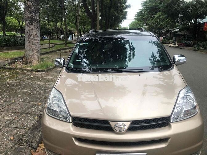 Toyota Sienna Vàng cát 7 chỗ