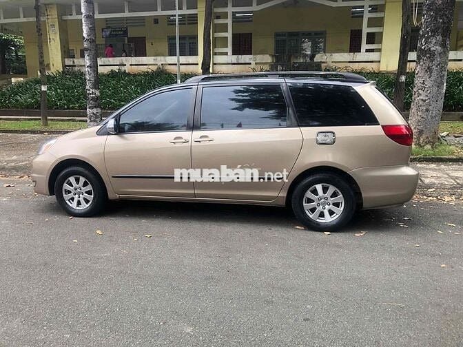 Toyota Sienna Vàng cát 7 chỗ