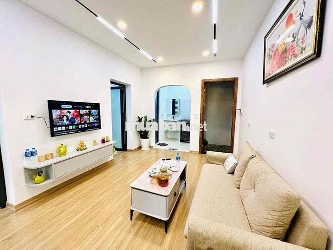 TẬP THỂ NGUYỄN CHÍ THANH - MẶT PHỐ - TẦNG 2 - LÔ GÓC 3 THOÁNG