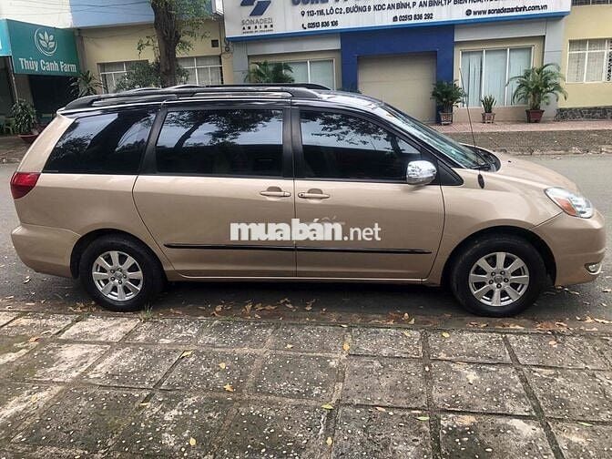 Toyota Sienna Vàng cát 7 chỗ