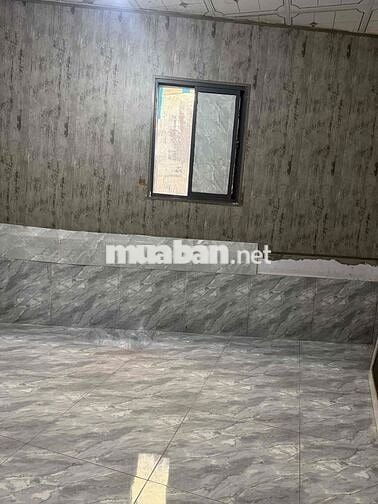 nhà ở riêng lẻ, 1 lầu 3phòng, có sân để xe rộng, 2 nhà vệ sinh,