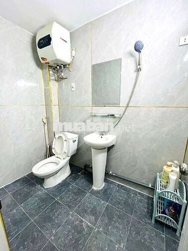 TT LIÊN ĐOÀN ĐỊA CHẤT THỦY VĂN - 42 TRẦN CUNG - 3PN - 2 THOÁNG.Chỉ 3đ9