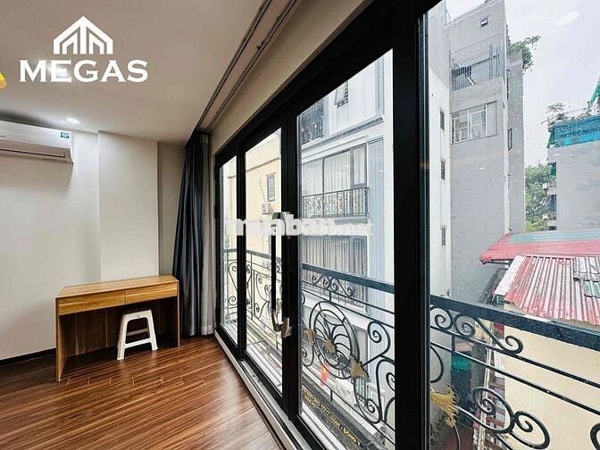 CHO THUÊ 1N1K BAN CÔNG SIÊU RỘNG NGAY HỒ LINH QUANG, ĐỐNG ĐA