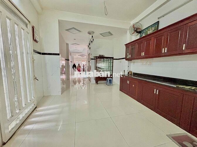 CHO THUÊ NHÀ NC 4PN 6TOILET - CÓ SẴN NỘI THẤT - KHU CHỢ TÂN BÌNH