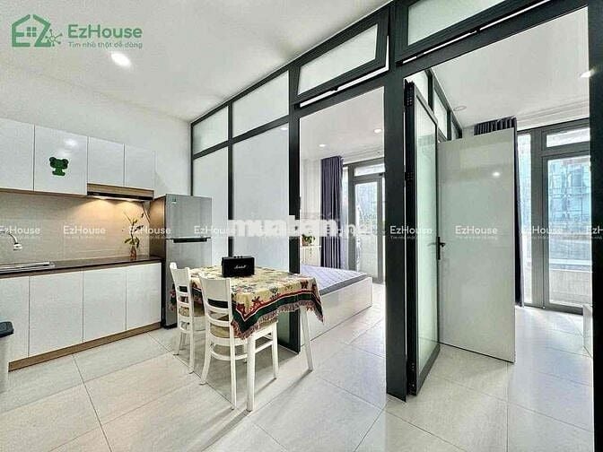 2 Phòng Ngủ - Ban Công - 45m2 - Full Nội Thất - Thang Máy - Sân Bay