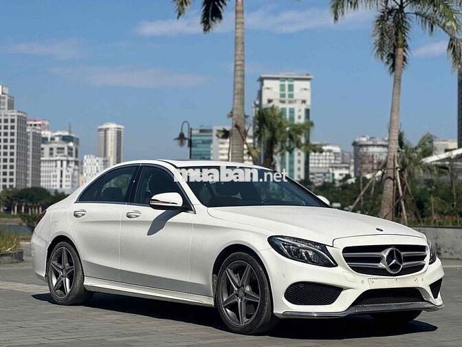 Mercedes-Benz C300 AMG 2015 trắng siêu đẹp êm ái