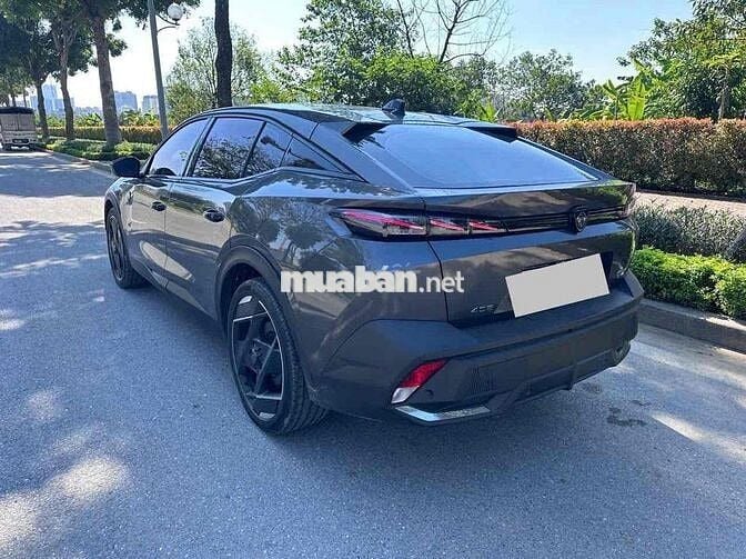 Peugeot 408 2023 GT LINE - 10000 km