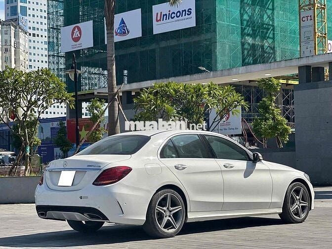Mercedes-Benz C300 AMG 2015 trắng siêu đẹp êm ái