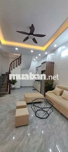 NHÀ PHÚ DIỄN - 4 TẦNG- DÂN XÂY - NGÕ NÔNG - GẦN HỒ - GẦN ĐH TÀI NGUYÊN