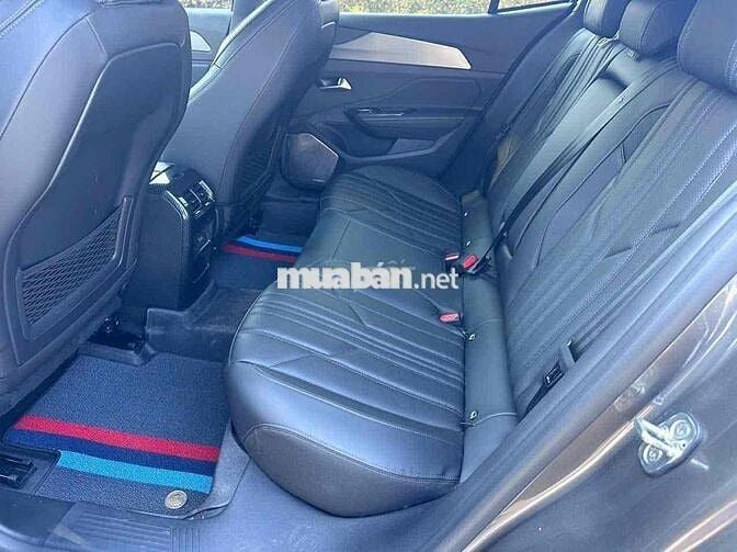 Peugeot 408 2023 GT LINE - 10000 km