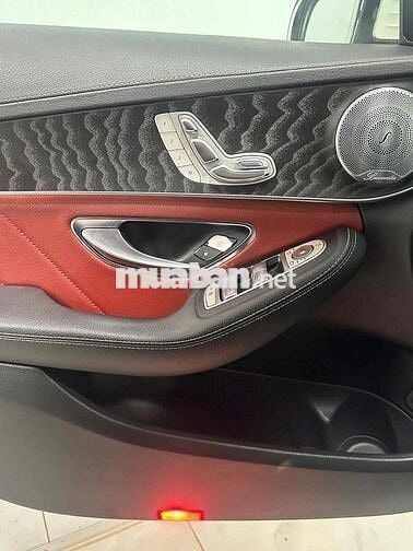 Mercedes-Benz C300 AMG 2015 trắng siêu đẹp êm ái