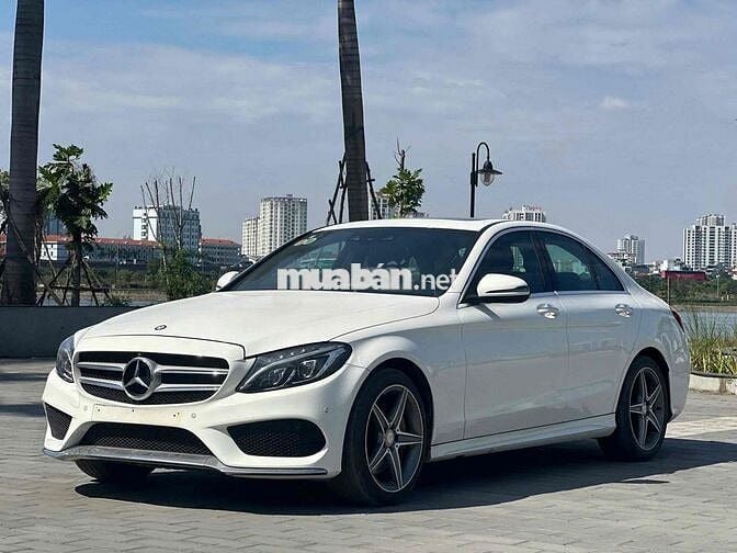 Mercedes-Benz C300 AMG 2015 trắng siêu đẹp êm ái