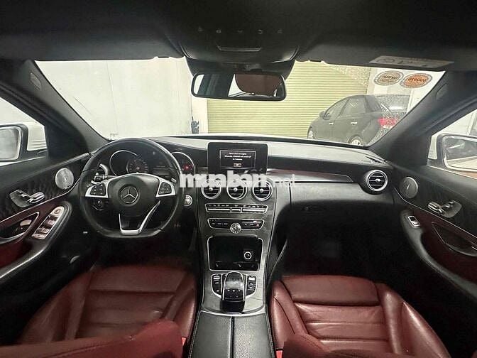 Mercedes-Benz C300 AMG 2015 trắng siêu đẹp êm ái