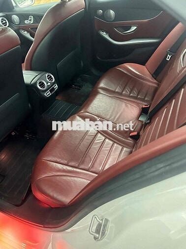 Mercedes-Benz C300 AMG 2015 trắng siêu đẹp êm ái