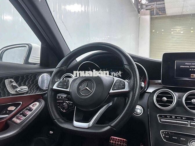 Mercedes-Benz C300 AMG 2015 trắng siêu đẹp êm ái