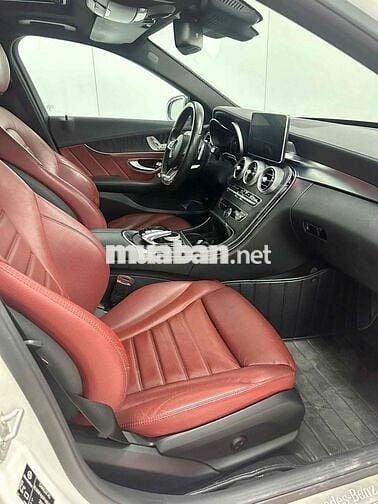 Mercedes-Benz C300 AMG 2015 trắng siêu đẹp êm ái