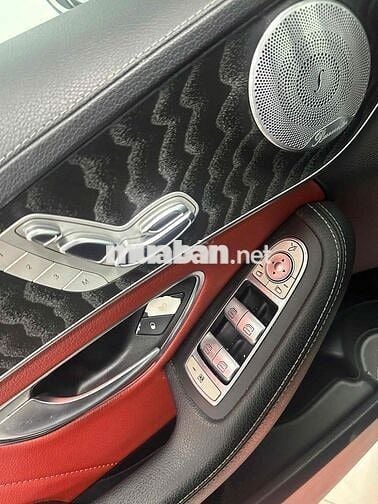 Mercedes-Benz C300 AMG 2015 trắng siêu đẹp êm ái