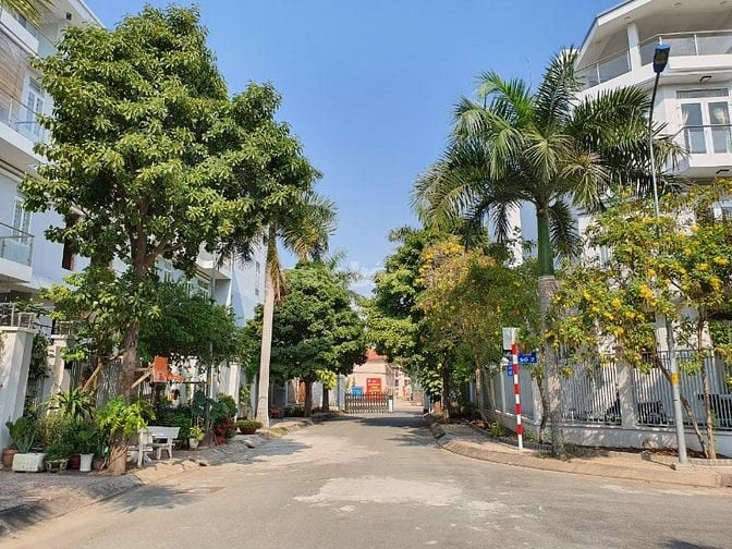 Nhà bán khu nhà ở GV trường Lê Hồng Phong