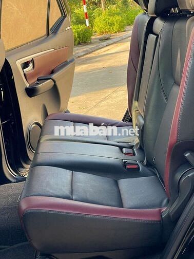 Toyota Fortuner 2020 2.8V 4x4 AT Đen