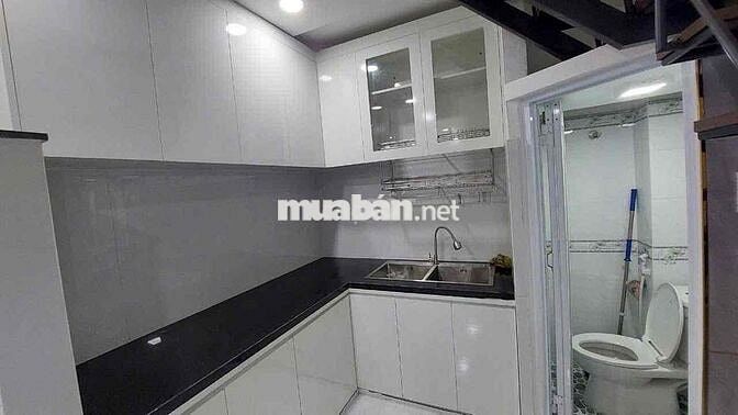 Nhà hẻm Nguyễn Đình Chiểu, 2 lầu khúc 2 chiều mới sạch sẽ