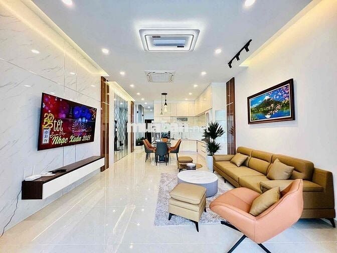 Siêu Phẩm nhà Thang Máy 1 trệt 3 lầu, Mặt tiền đường 12m Hiệp Thành 18