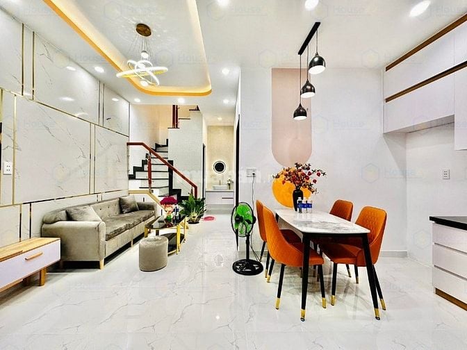 Bán nhà cực êm Nơ Trang Long, P.12 – 2,47 tỷ, 1 trệt 2 lầu, sổ riêng !