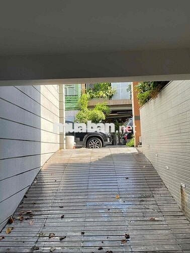 🏢  Hoa Đào PN – Nhà 8x18m, Hầm Trệt 3 Lầu TM – Giá thuê 90Tr