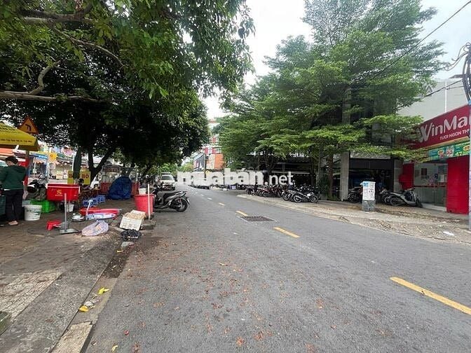 CHo thuê nhà góc 2 mặt tiền đường Kênh nước đen 9x15m trống suốt