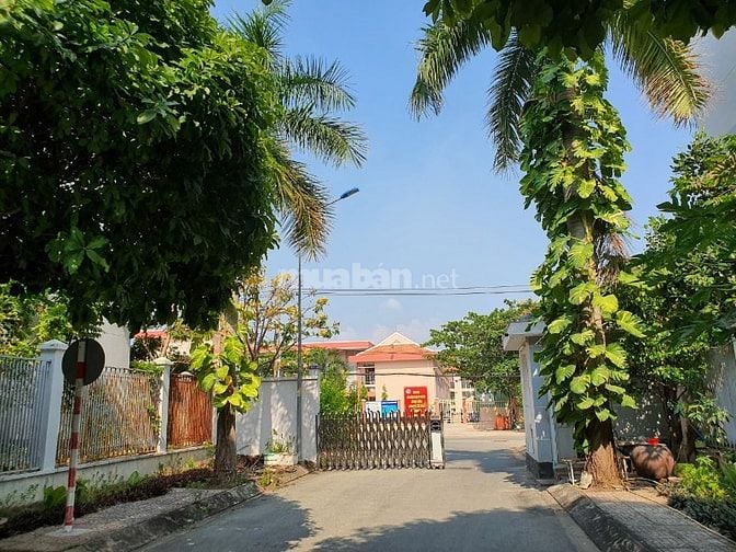 Nhà bán khu nhà ở GV trường Lê Hồng Phong