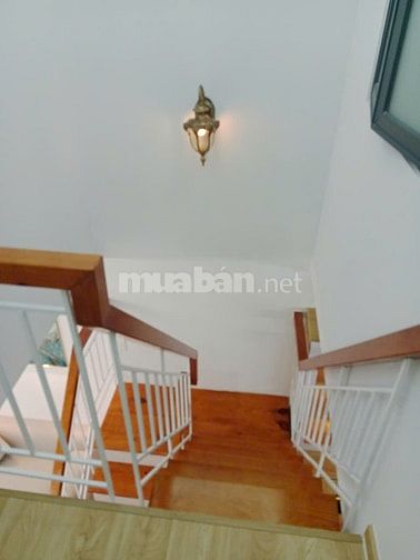 SIÊU PHẨM NHÀ ĐẸP FULL NỘI THẤT XỊN, HXH GẦN SÂN BAY, 2 TẦNG 2PN, SỔ A