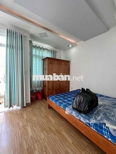 Nhà Hẻm Rộng Xe Tải DT 180m2 1Trệt 2Lầu 4Pn 4Wc Sân Xe Máy Ôtô Đậu