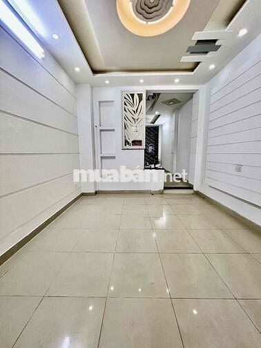 Nhà Hẻm Rộng Xe Tải DT 180m2 1Trệt 2Lầu 4Pn 4Wc Sân Xe Máy Ôtô Đậu