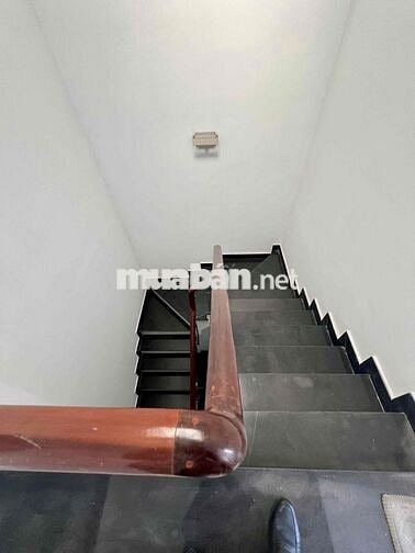 Nhà Hẻm Rộng Xe Tải DT 180m2 1Trệt 2Lầu 4Pn 4Wc Sân Xe Máy Ôtô Đậu