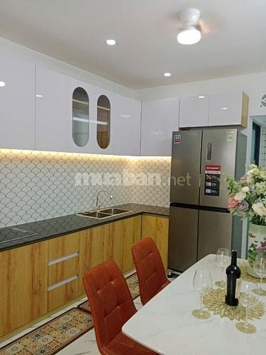 SIÊU PHẨM NHÀ ĐẸP FULL NỘI THẤT XỊN, HXH GẦN SÂN BAY, 2 TẦNG 2PN, SỔ A