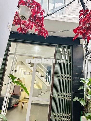 Bán nhà hẻm ba gác CMT8, P4- 1 trệt, 2 lầu, 4pn, 3WC- full nội thất