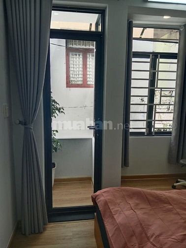 SIÊU PHẨM NHÀ ĐẸP FULL NỘI THẤT XỊN, HXH GẦN SÂN BAY, 2 TẦNG 2PN, SỔ A